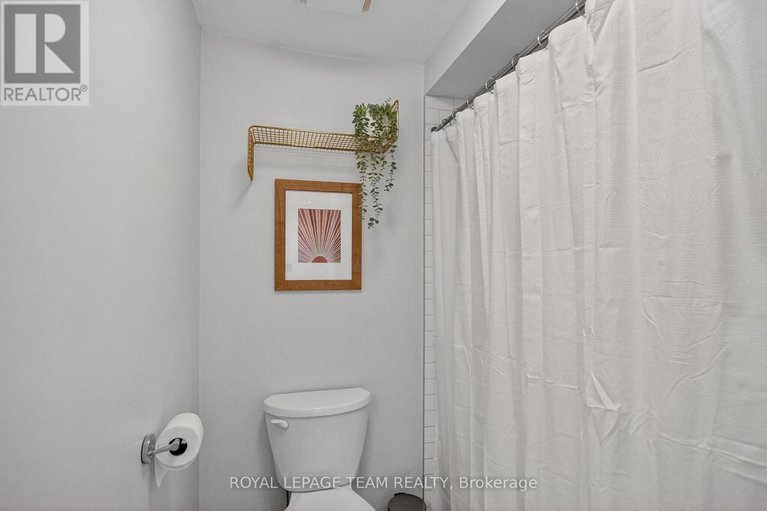 28916021/1e-seyton-drive/westcliffe-estates/ottawa/ontario/K2H8Y5_32