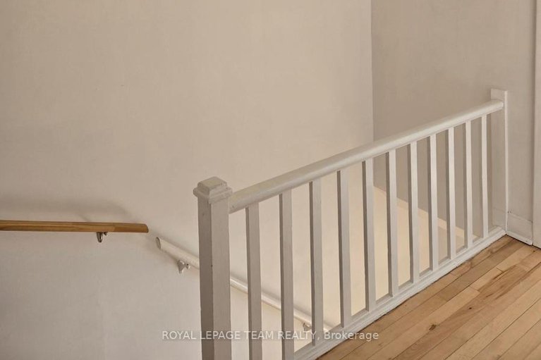 29378694/1305-kingston-avenue/carlington/ottawa/ontario/K1Z8K9_14