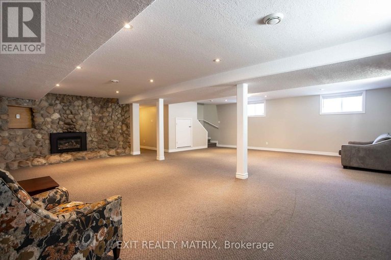 29420429/2127-kingsley-street/clarencerockland-twp/clarence-rockland/ontario/K0A1E0_32