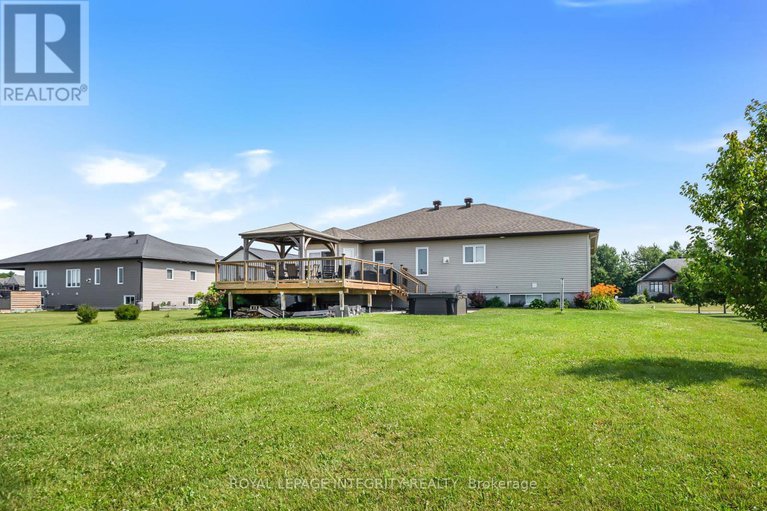 28552099/251-des-violettes-street/clarencerockland-twp/clarence-rockland/ontario/K0A2A0_33