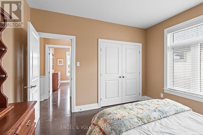 28819198/7510-village-centre-place/osgoode-twp-north-of-reg-rd-6/ottawa/ontario/K4P0C8_23