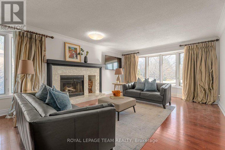 28088968/48-cedarhill-drive/cedar-hillorchard-estates/ottawa/ontario/K2R1C3_3