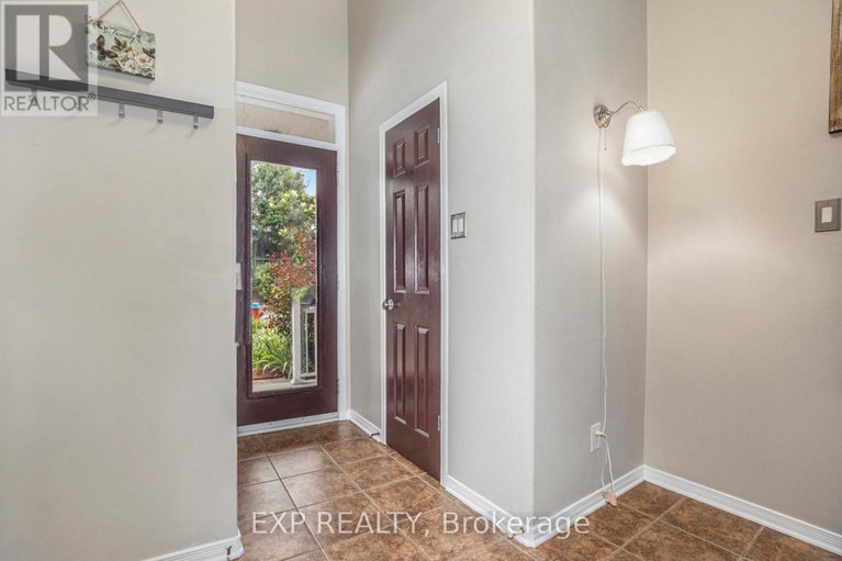 28538043/215-parkrose/chatelaine-village/ottawa/ontario/K4A0N8_2