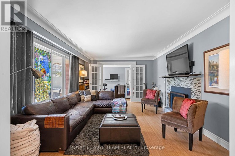 29669851/1986-fairbanks-avenue/alta-vistafaircrest-heights/ottawa/ontario/K1H5Y6_5