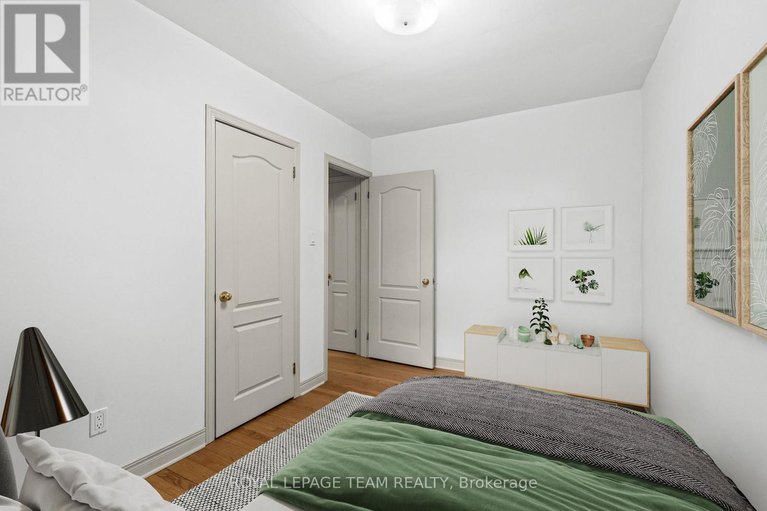 28660553/1952-fairbanks-avenue/alta-vistafaircrest-heights/ottawa/ontario/K1H5Y4_25