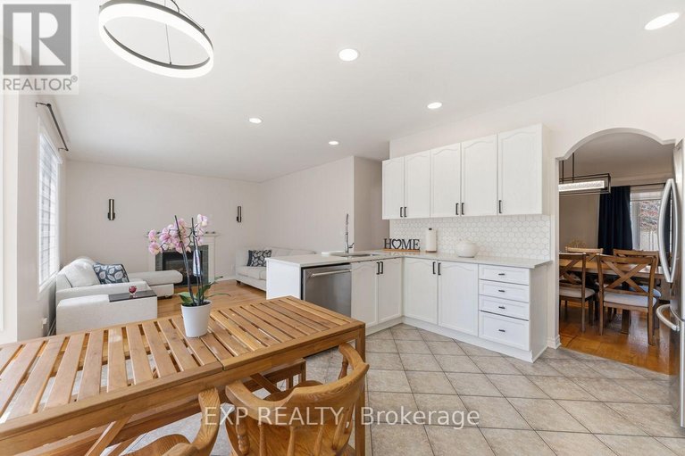 29674705/3-shining-star-circle/stittsville-south/ottawa/ontario/K2S2B5_16