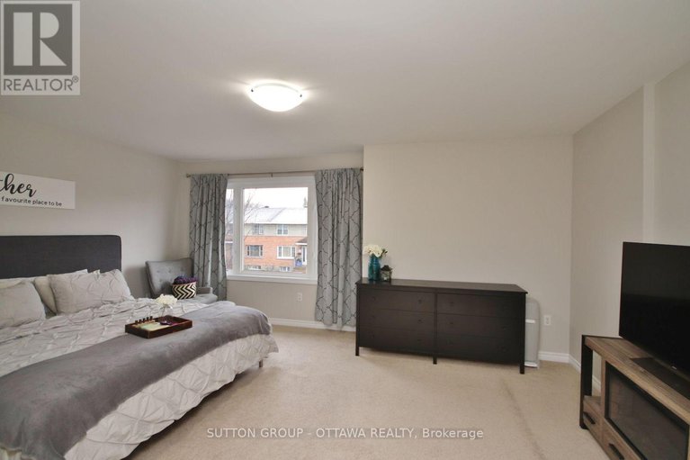 28983773/1267-shillington-avenue/carlington/ottawa/ontario/K1Z8A1_28