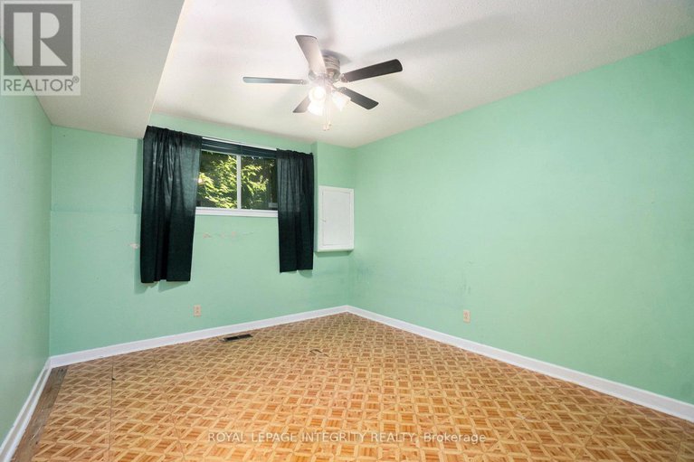28649416/14-mulvagh-avenue/borden-farmstewart-farmcarleton-heightsparkwood-hills/ottawa/ontario/K2E6M6_25