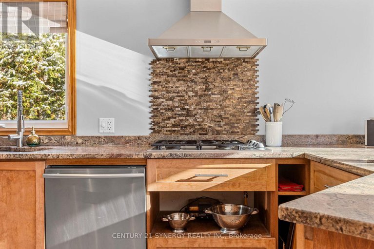 29177939/34-rosegarden-crescent/hunt-club-parkgreenboro/ottawa/ontario/K1T3A9_14