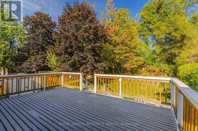 28882629/135-desmond-avenue/glencairnhazeldean/ottawa/ontario/K2L1E8_40