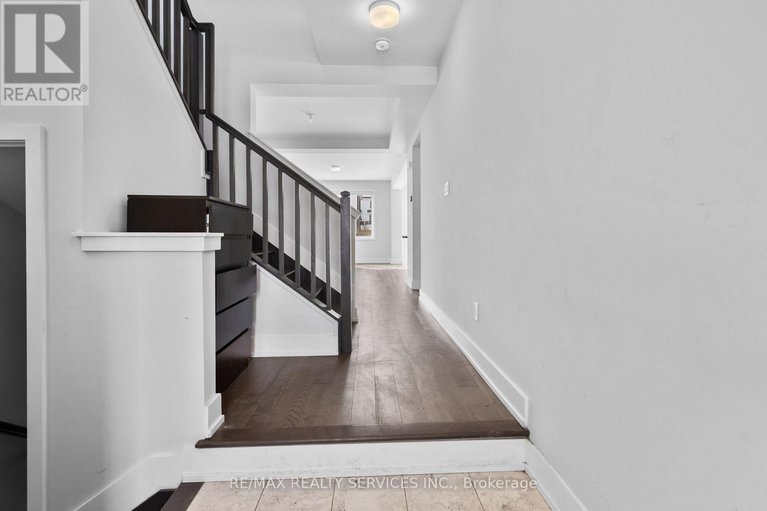 29447721/724-rouncey-road/emerald-meadowstrailwest/ottawa/ontario/K2S1B6_14