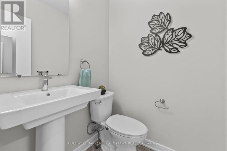 28598402/821-quartet-avenue/riverside-southgloucester-glen/ottawa/ontario/K1X0C4_17