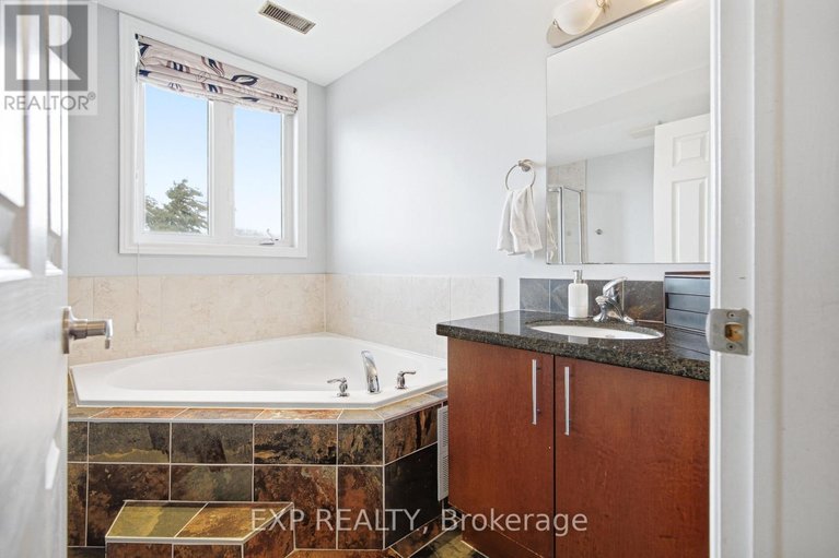 29479997/402-711-churchill-avenue/westborohampton-park/ottawa/ontario/K1Z5G6_25