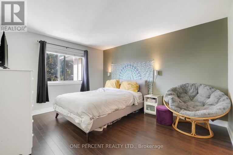 29376379/303-270-lorry-greenberg-drive/hunt-club-parkgreenboro/ottawa/ontario/K1T3K2_22