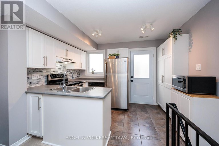 28416251/164-rochester-street/west-centre-town/ottawa/ontario/K1R7M4_12