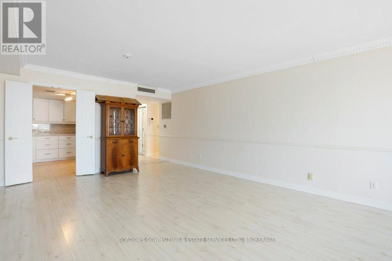 29600796/103-3099-carling-avenue/bayshore/ottawa/ontario/K2H5A6_19