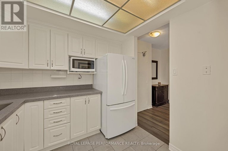 29274551/303-555-brittany-drive/viscount-alexander-park/ottawa/ontario/K1K4C5_16