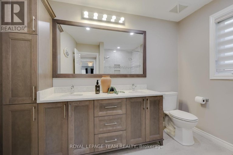 28886612/36-keighley-circle/morgans-grantsouth-march/ottawa/ontario/K2K3H8_36