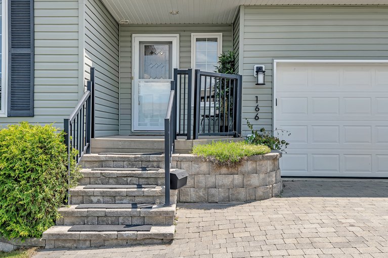 X12216574/166-haramis-drive/renfrew/renfrew/ontario/K7V4M8_7