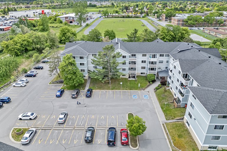 X12263589/417-214-viewmount-drive/city-viewskylinefisher-heightsparkwood-hills/ottawa/ontario/K2E7X2_56