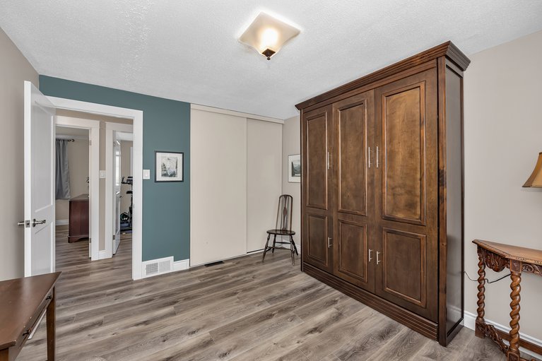 X12802098/277-park-grove-drive/queenswood-heights-south/ottawa/ontario/K1E2S9_29