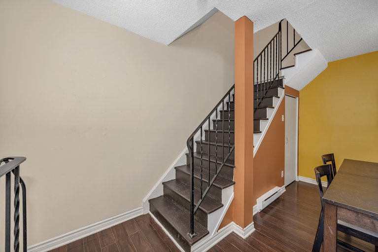 X12876316/23a-woodvale-green-none/craig-henrywoodvale/ottawa/ontario/K2G4H3_17