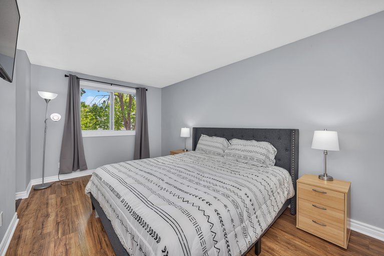 X12181933/217-equestrian-drive/kanata-bridlewood/ottawa/ontario/K2M1A5_21