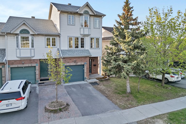 X12151421/573-neighbourhood-way/riverview-park/ottawa/ontario/K1G6N5_1