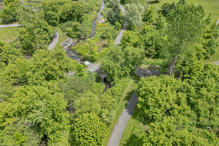 X12263589/417-214-viewmount-drive/city-viewskylinefisher-heightsparkwood-hills/ottawa/ontario/K2E7X2_62