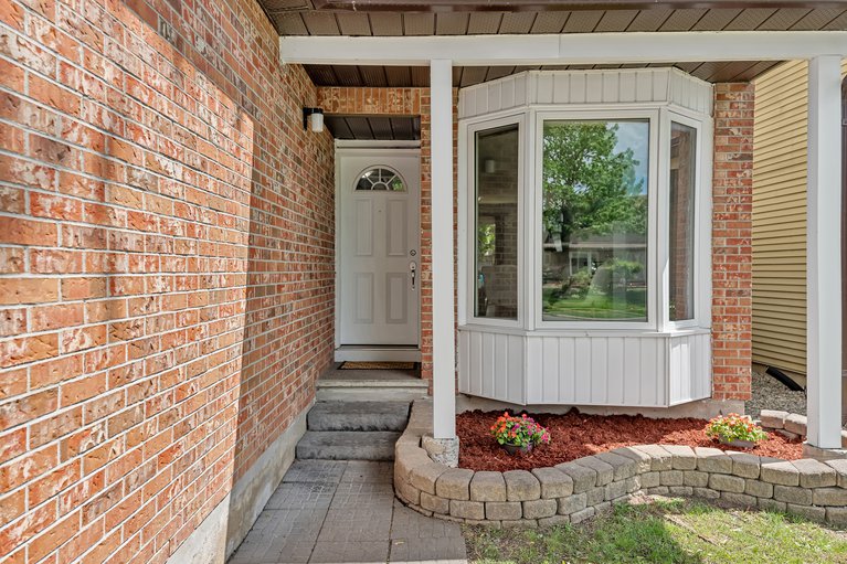 X12181933/217-equestrian-drive/kanata-bridlewood/ottawa/ontario/K2M1A5_5