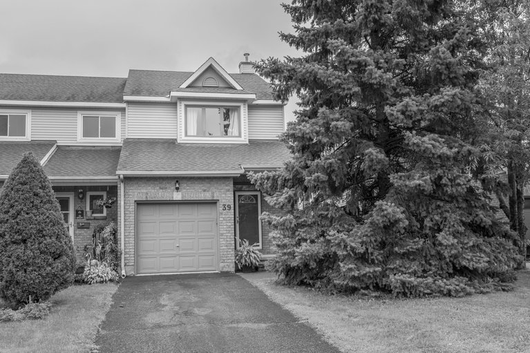 39 Astoria Crescent