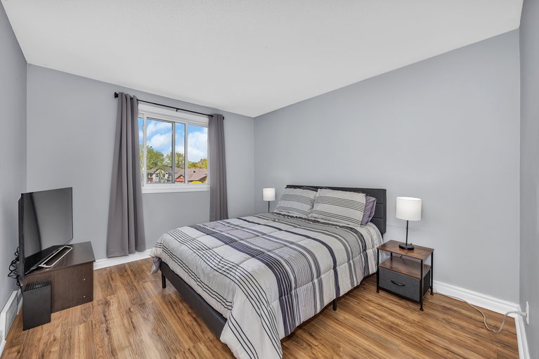 X12181933/217-equestrian-drive/kanata-bridlewood/ottawa/ontario/K2M1A5_27