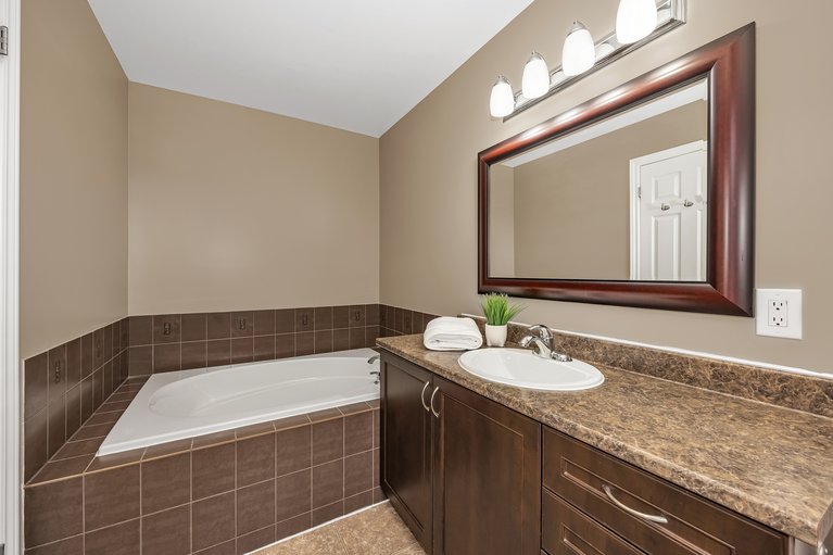 X13006092/217-hunterbrook-street/kanata-morgans-grantsouth-march/ottawa/ontario/K2K0E6_23