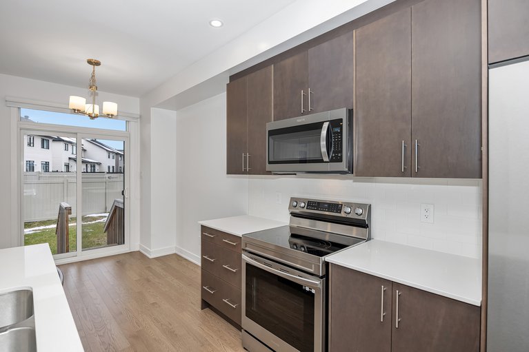 X12552190/4007-jockvale-road/barrhaven-heritage-park/ottawa/ontario/K2J6Y8_13