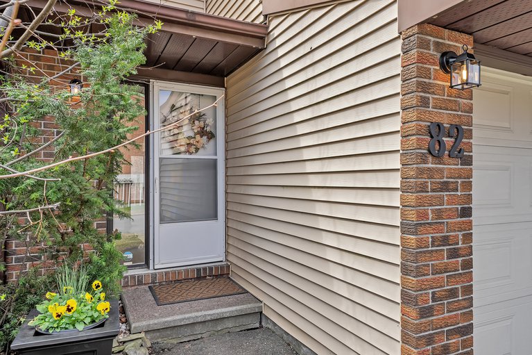 X12114984/82-baneberry-crescent/kanata-glencairnhazeldean/ottawa/ontario/K2L2Y4_5