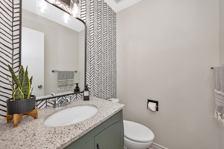 X12114984/82-baneberry-crescent/kanata-glencairnhazeldean/ottawa/ontario/K2L2Y4_22
