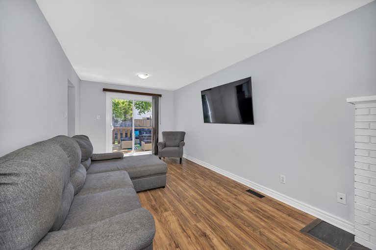 X12181933/217-equestrian-drive/kanata-bridlewood/ottawa/ontario/K2M1A5_9