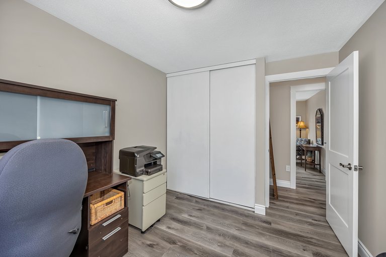 X12802098/277-park-grove-drive/queenswood-heights-south/ottawa/ontario/K1E2S9_31