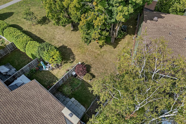 X12381127/8-chisholm-court/kanata-beaverbrook/ottawa/ontario/K2K1E2_56