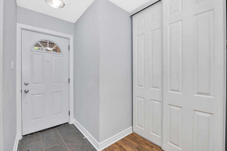X12181933/217-equestrian-drive/kanata-bridlewood/ottawa/ontario/K2M1A5_6