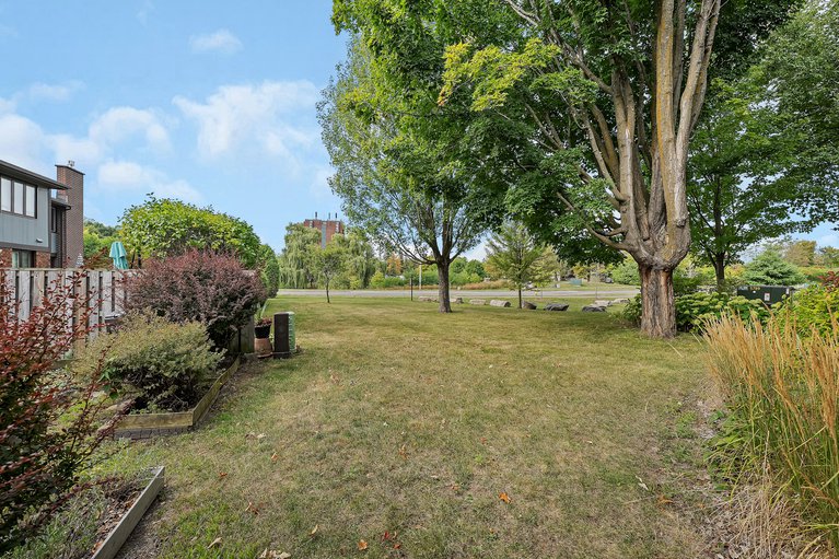 X12381127/8-chisholm-court/kanata-beaverbrook/ottawa/ontario/K2K1E2_49
