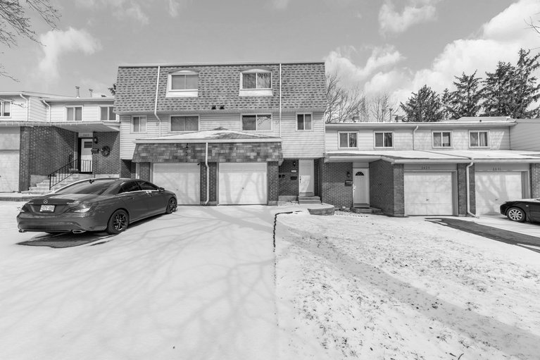 2427 Southvale Crescent