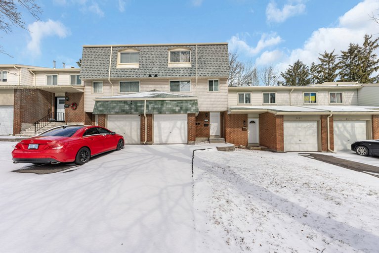 2427 Southvale Crescent