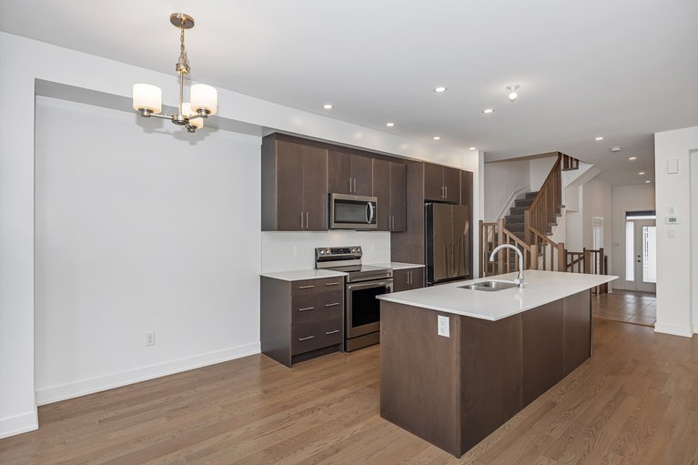 X12552190/4007-jockvale-road/barrhaven-heritage-park/ottawa/ontario/K2J6Y8_12