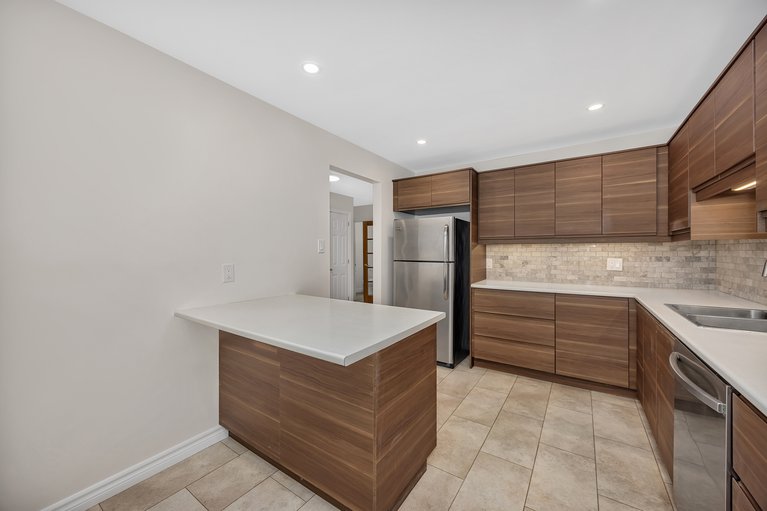 X12381127/8-chisholm-court/kanata-beaverbrook/ottawa/ontario/K2K1E2_9