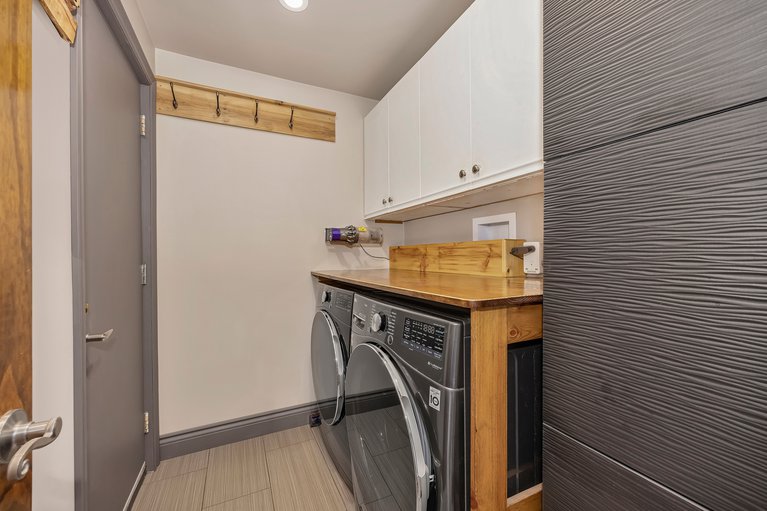 X12802098/277-park-grove-drive/queenswood-heights-south/ottawa/ontario/K1E2S9_18