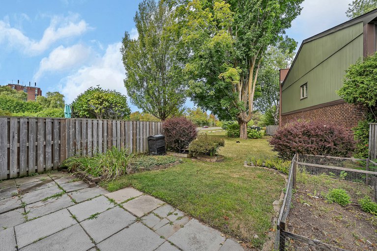 X12381127/8-chisholm-court/kanata-beaverbrook/ottawa/ontario/K2K1E2_48