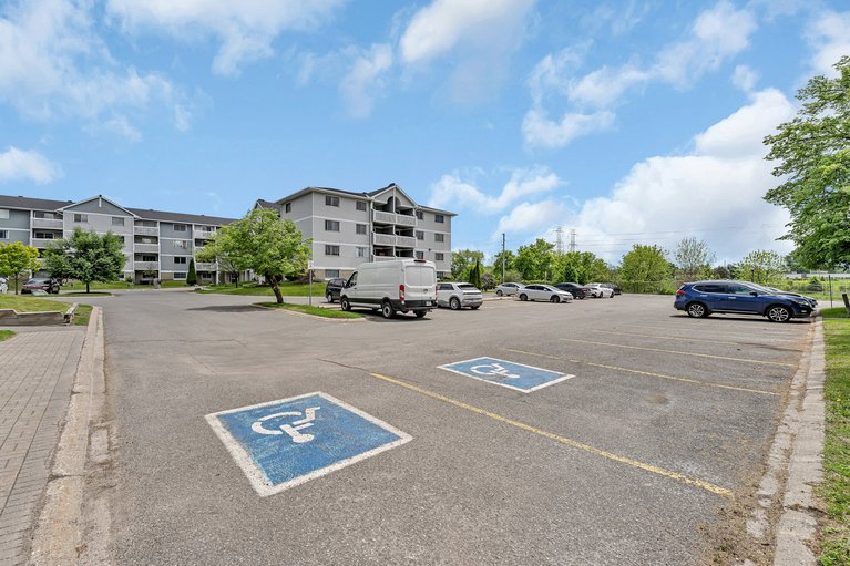 X12263589/417-214-viewmount-drive/city-viewskylinefisher-heightsparkwood-hills/ottawa/ontario/K2E7X2_48