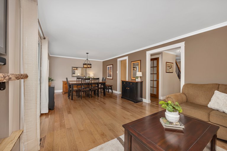 X12802098/277-park-grove-drive/queenswood-heights-south/ottawa/ontario/K1E2S9_13