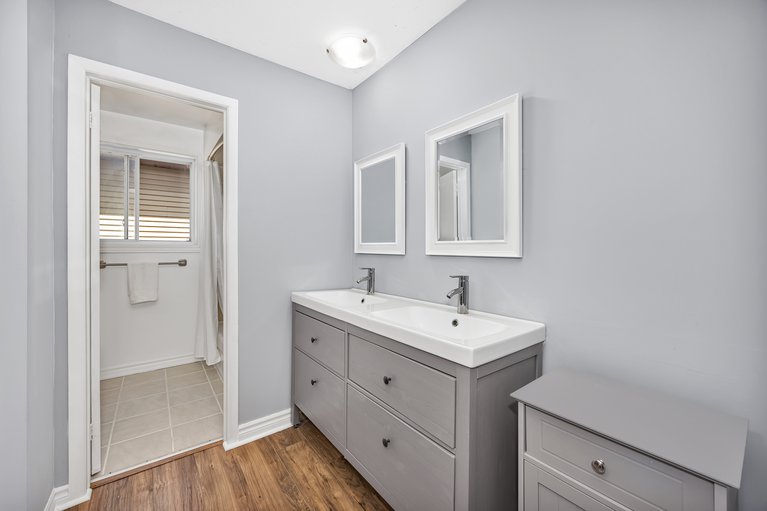 X12181933/217-equestrian-drive/kanata-bridlewood/ottawa/ontario/K2M1A5_24
